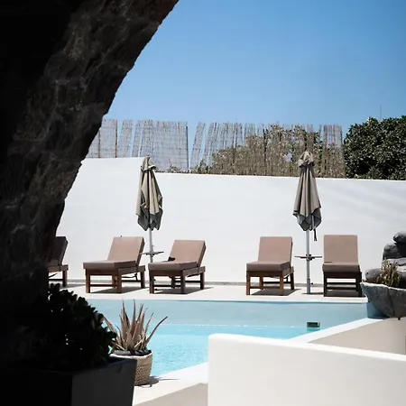 Noir Santorini