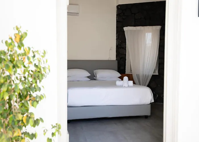 Noir Santorini Hotel Cápsula