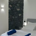 Noir Santorini 모노리토스