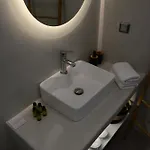 캡슐호텔 Noir Santorini *