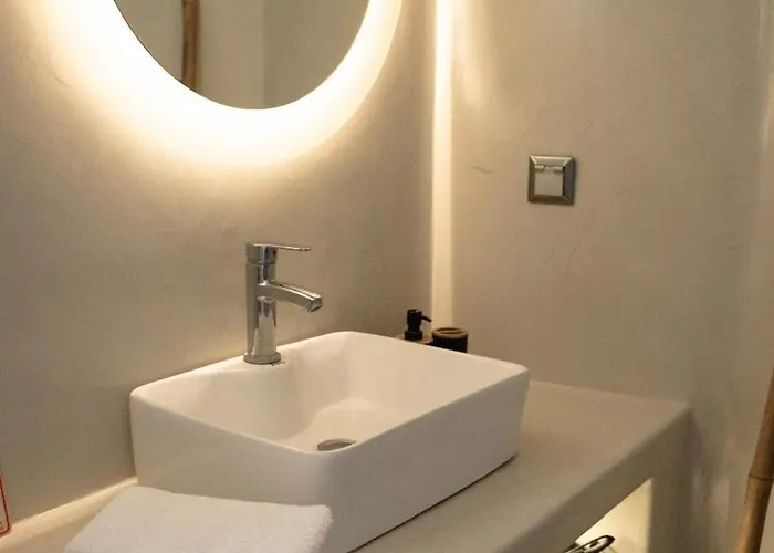 Noir Santorini * Μονόλιθος