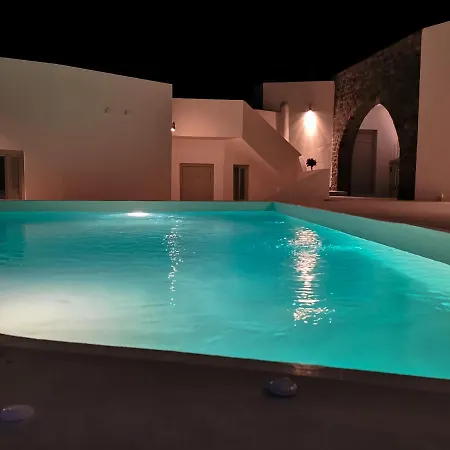 فندق-كبسولة Noir Santorini مونوليثوس