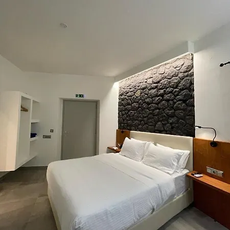 Hotel kapsułowy Noir Santorini