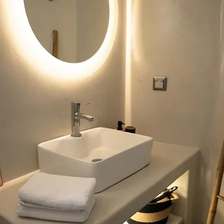 Noir Santorini * モノリソス