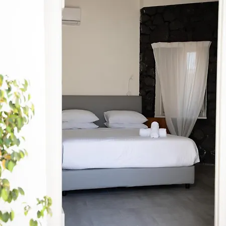 Noir Santorini カプセルホテル