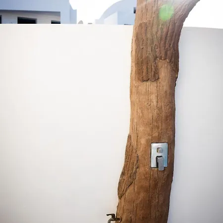 Hotel a capsule Noir Santorini