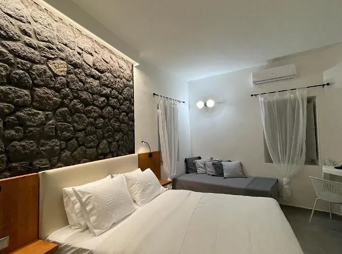 Kapselhotel Noir Santorini *