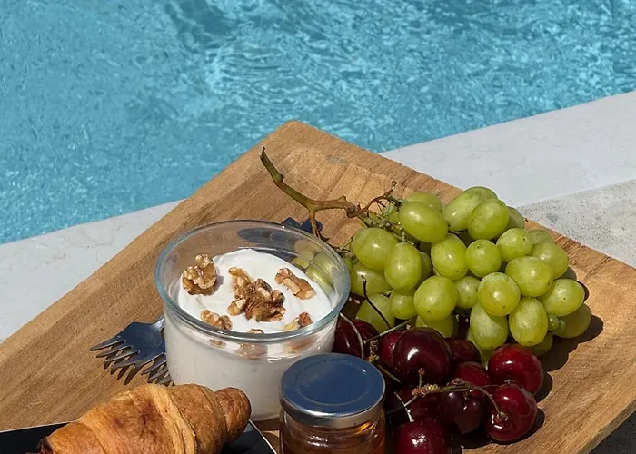 מלון קפסולה Noir Santorini *