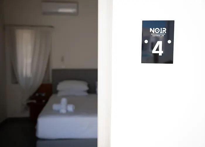 Hotel cápsula Noir Santorini Monolithos