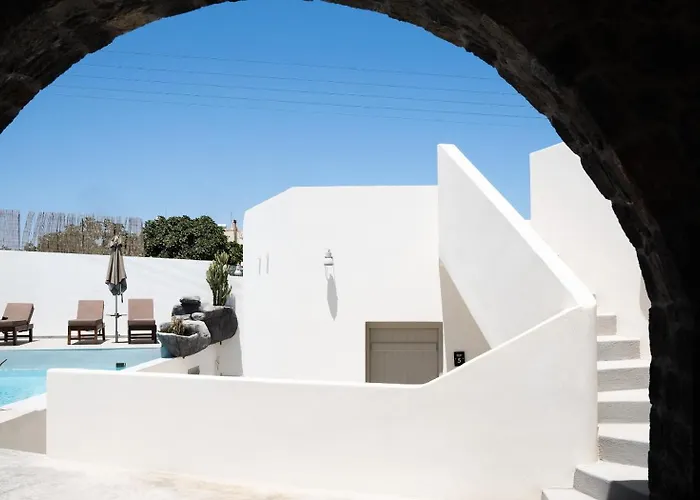 Noir Santorini Hotel cápsula Monolithos