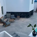 Noir Santorini *