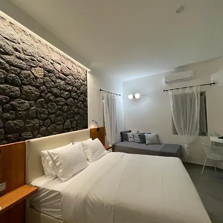 Kapselhotel Noir Santorini *
