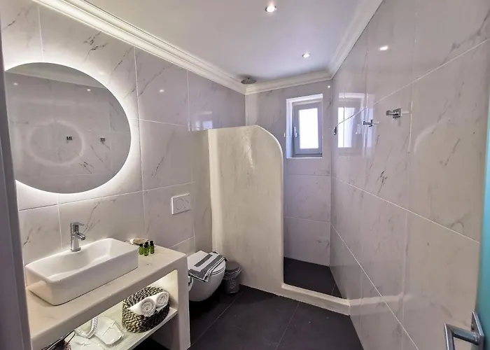 Noir Santorini Capsulehotel